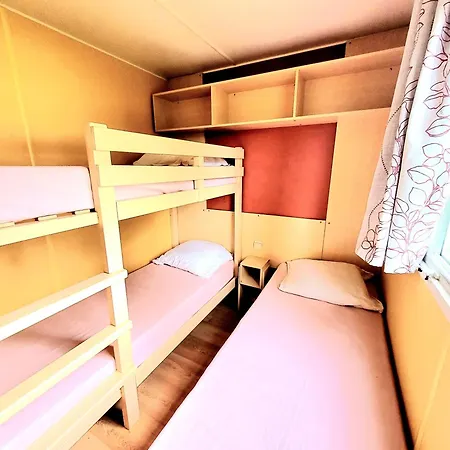 Les 2 Salamandres Campsite Arces-sur-Gironde