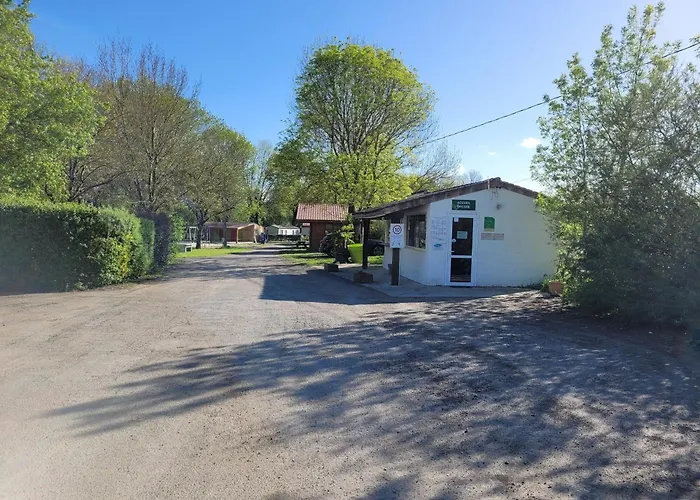 Les 2 Salamandres Camping Arces-sur-Gironde